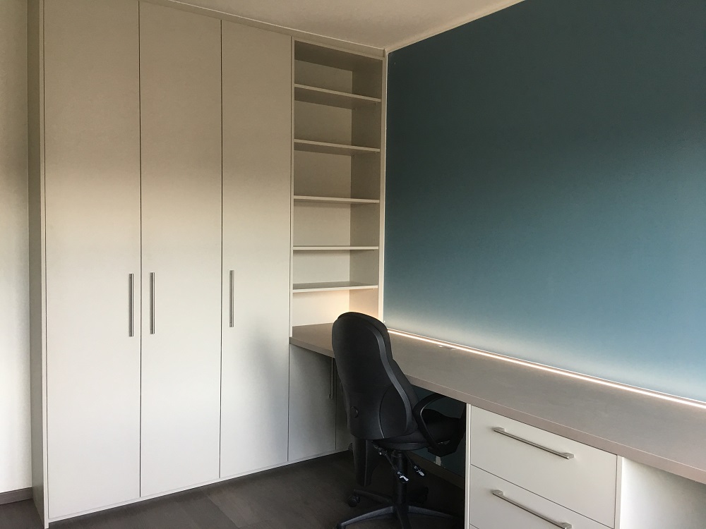 home office design for two met kastenwand