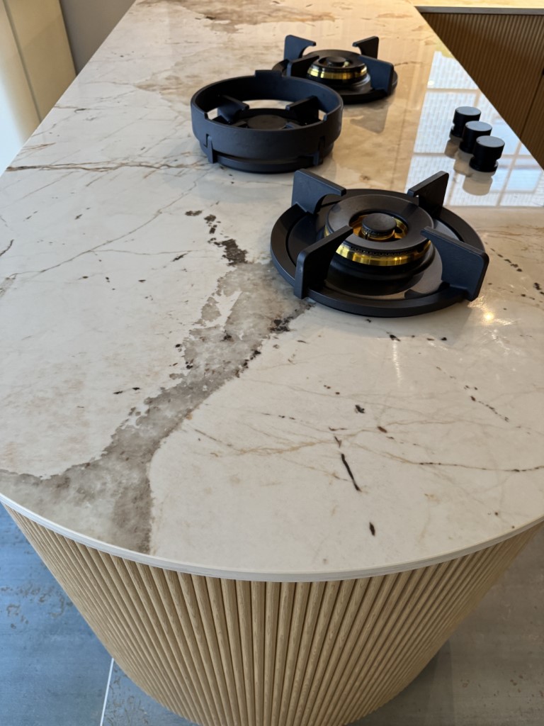 goudkleurige keuken (6)
